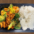 Best L5. Chicken with Broccoli in Chelsea, MA